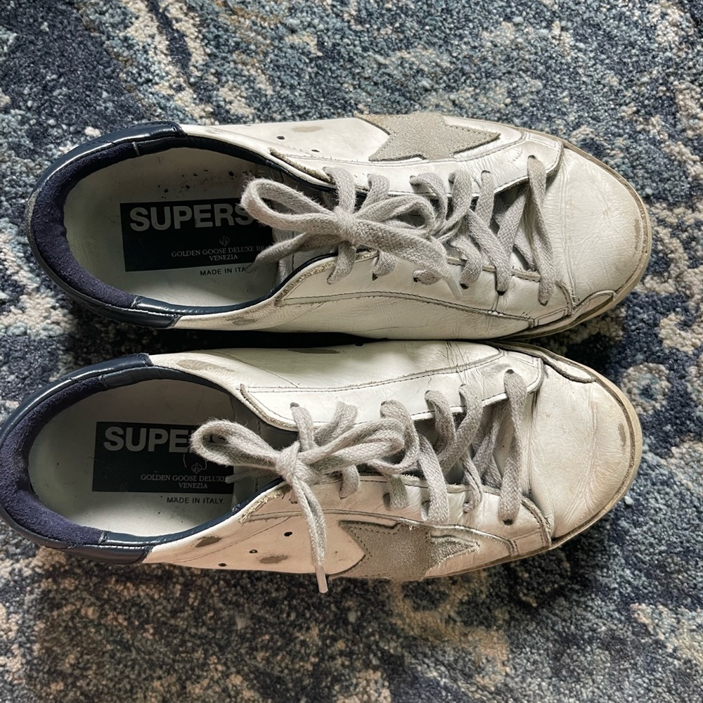 NAVY HEAL TAB GOLDEN GOOSE SUPERSTARS